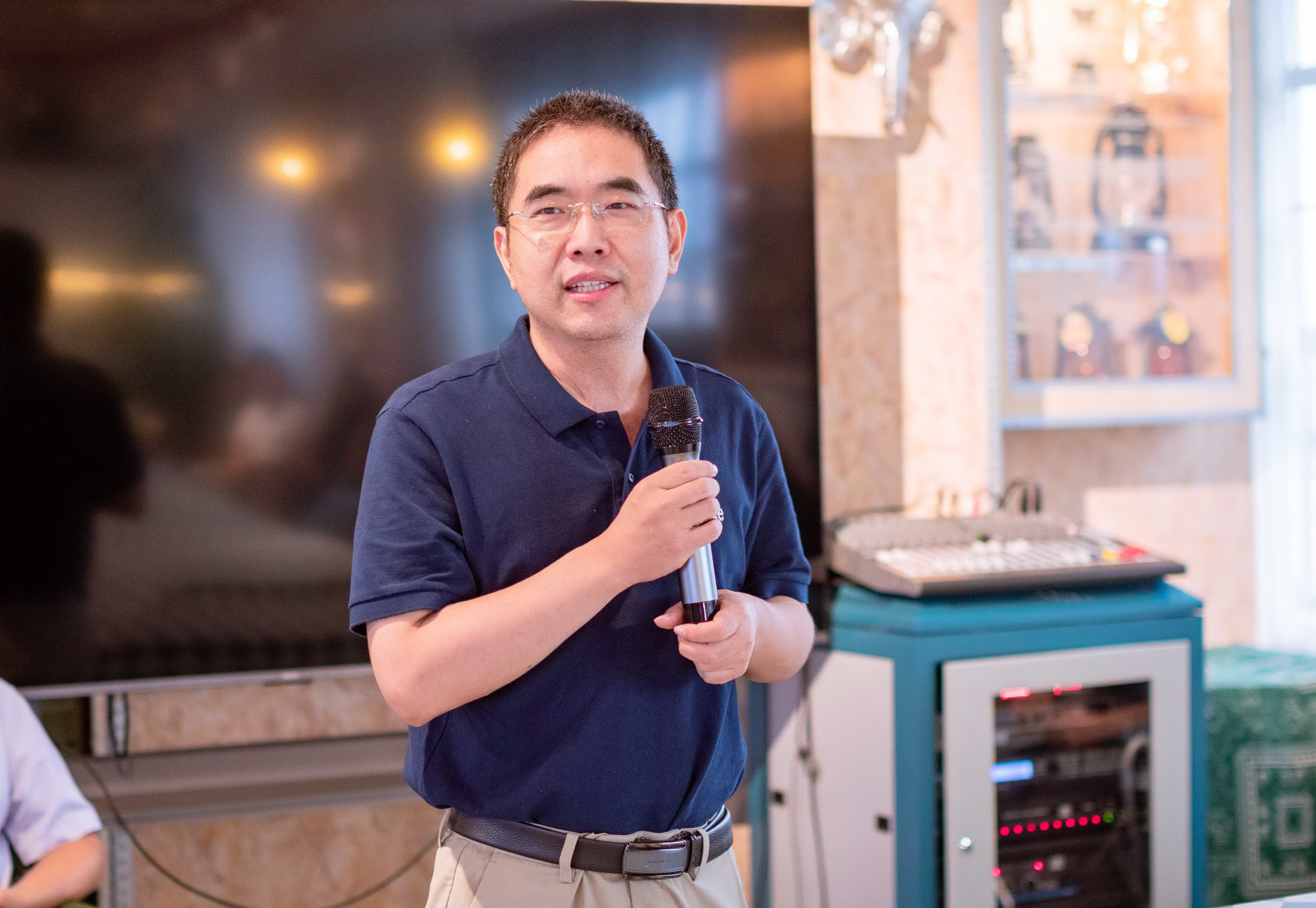 党委委员、副校长张震宇讲话